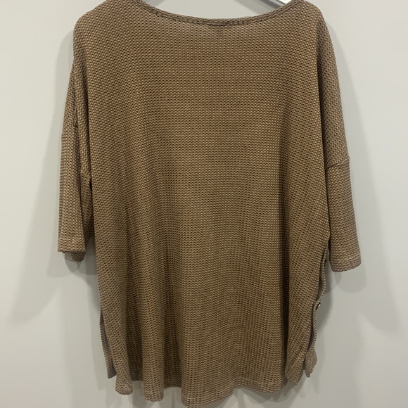 A.U.W. Brown Short Sleeve Crew Neck Waffle Button Detail Size 2X - Picture 10 of 10